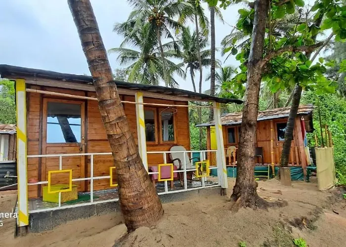 Bridge Inn Beach Huts