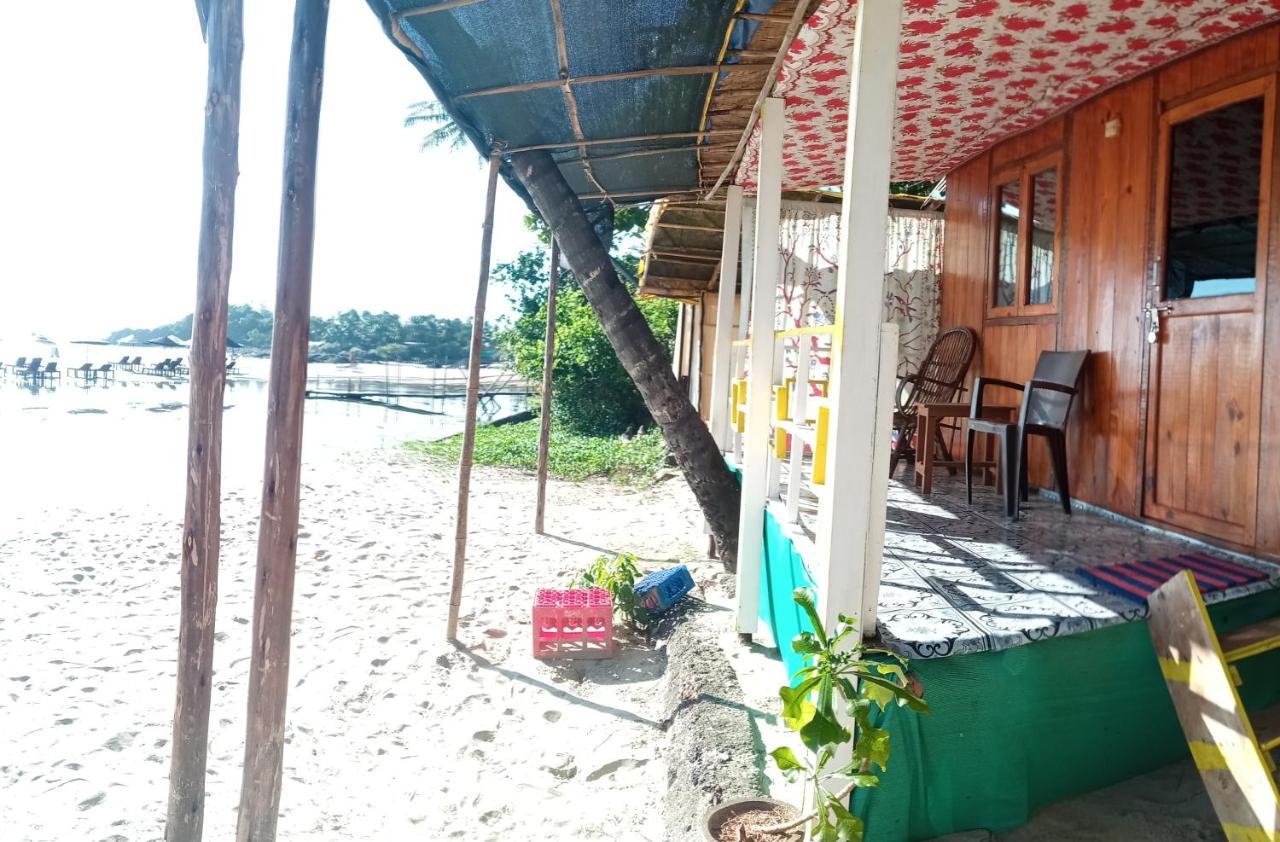Guest house Bridge Beach Huts *